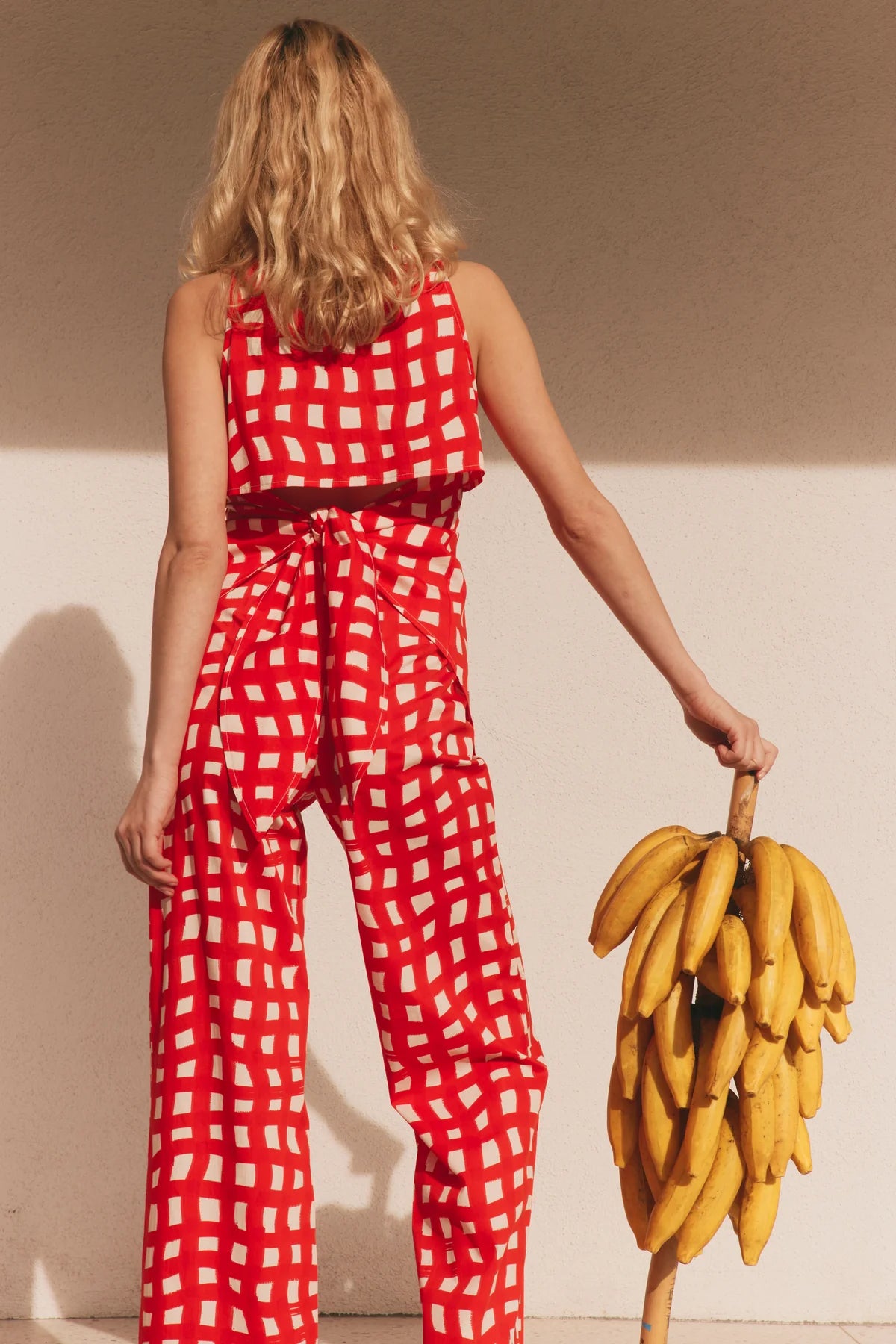 Loch Sleeveless Poplin Button Up Cherry Red