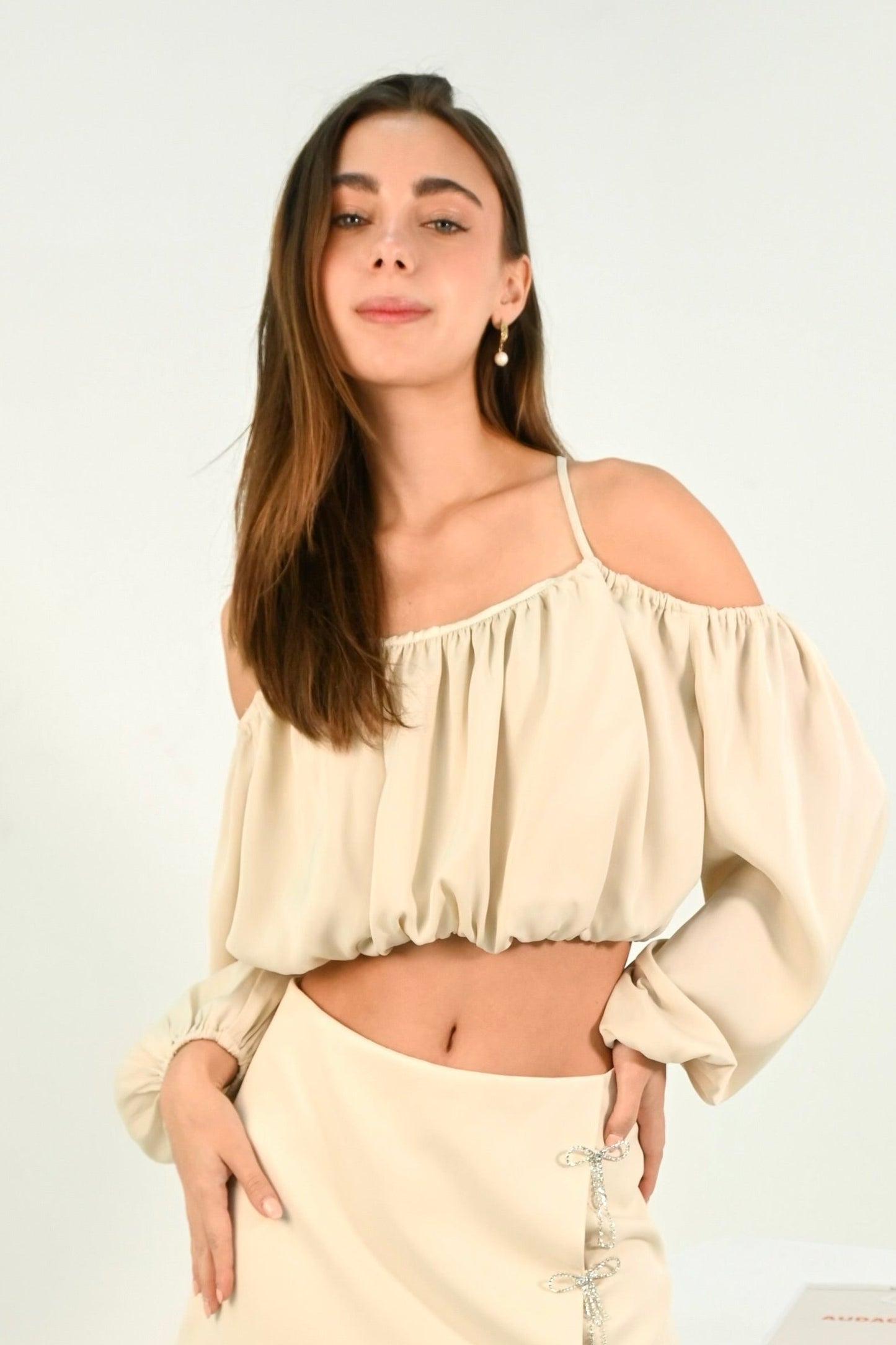 Off Shoulder Slv Halter Tie Top Champagne